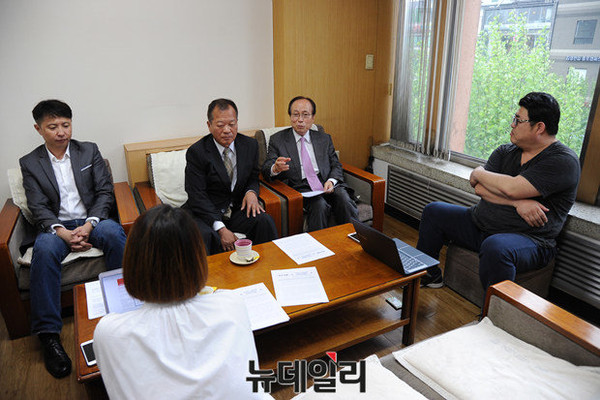 ▲ 3일 학교법인 광일학원(파주광일중·파주여고 재단)은 경기교육청의 부당한 이사 승인 취소 처분에 대해 기자회견을 열었다. ⓒ 뉴데일리