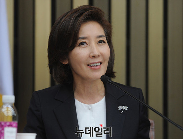 ▲ 3일 서울 여의도 국회에서 열린 새누리당 2016 원내대표 및 정책위원회의장 선출 당선자 총회에서 발언하고 있는 나경원 원내대표 후보.ⓒ정재훈 기자