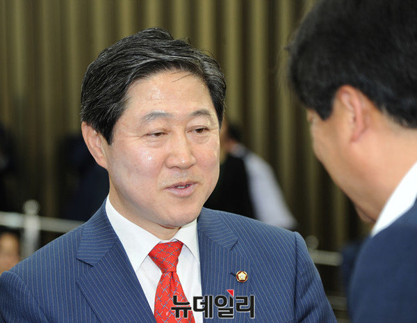 ▲ 3일 열린 새누리당 신임 원내대표·정책위의장 선출 대회에서 유기준 의원은 119표 중 7표를 얻는데 그쳤다. ⓒ뉴데일리 정재훈 기자