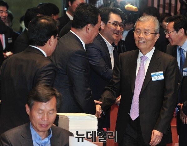 ▲ 김종인 대표는 더불어민주당의 비상대책위를 맡아 20대 총선에서 더불어민주당을 '원내 1당'에 올려놓았지만, 호남에서 의석을 거의 얻지 못하면서 책임론의 중심에 서기도 했다. ⓒ뉴데일리 이종현 기자