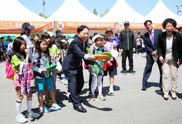▲ 대전시교육청은 4, 5일동안 대전엑스포광장서 전국 최초!가족과 함께하는 어린이 놀이 한마당을 개최했다.ⓒ대전시교육청