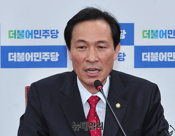 ▲ 더불어민주당 우상호 신임 원내대표. 그는 범주류이자 86 운동권으로 분류된다. 김종인 대표와 다소 거리가 있는 위치에 서 있는 셈이다. ⓒ뉴데일리 이종현 기자