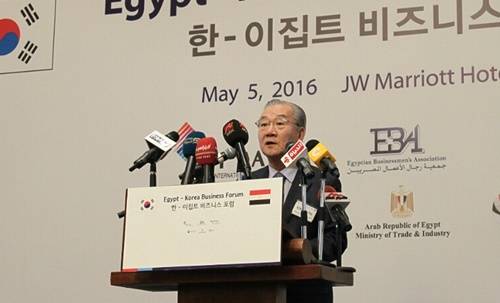 ▲ 김인호 한국무역협회 회장은 5일(현지시간) 이집트 카이로에서 '한-이집트 비즈니스포럼'을 개최한 가운데, 개회사를 하고 있다. ⓒ무역협회
