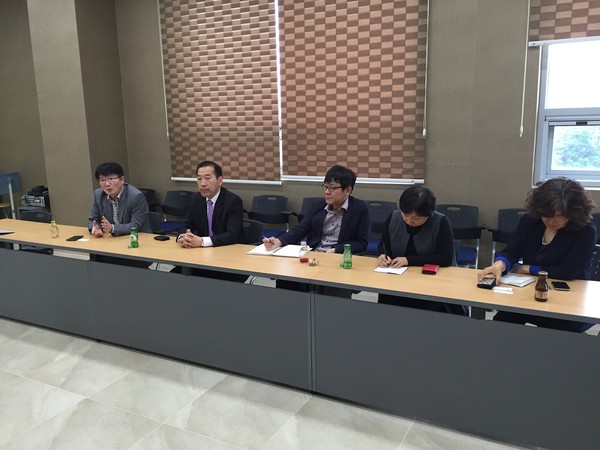 ▲ 대전시의회 김동섭의원은 9일 SW융합 클러스터 조성 산업정책 수립 간담회를 가졌다.ⓒ대전시의회