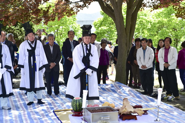 ▲ 충남농기원이 11일 '풍잠기원제'를 가졌다.ⓒ충남도