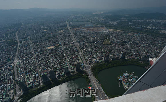 ▲ 롯데월드타워에서 본 수서, 분당 방향 ⓒ 뉴데일리 정상윤