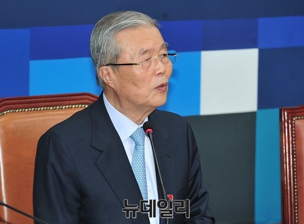 ▲ '임을 위한 행진곡' 논란이 커지는 가운데 더불어민주당 김종인 대표가 지난 '필리버스터' 정국처럼 제지에 나설지 주목된다. ⓒ뉴데일리 이종현 기자