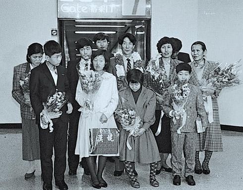 ▲ '따뜻한 남쪽나라'를 찾아서 탈북한 김만철 씨 일가가 김포공항에 도착한 모습(자료사진)
