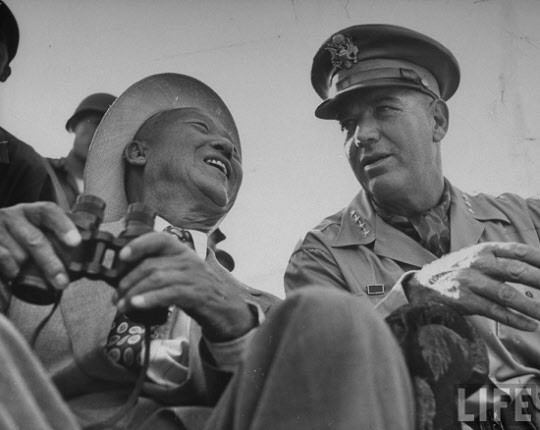 ▲ 이승만과 밴플리트 장군(자료사진)