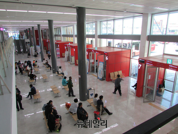 ▲ 새로 단장한 전라북도 전주고속버스터미널 대합실의 모습. ⓒ전주(전북)=뉴데일리 정도원 기자