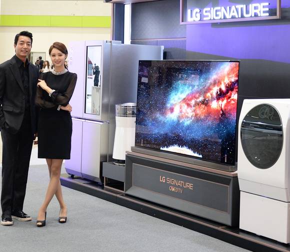 ▲ 월드 IT쇼 2016에 전시된 LG 시그니처. ⓒLG전자
