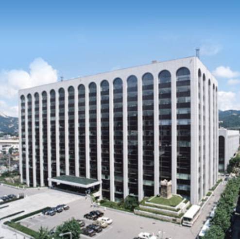 ▲ 범현대가 건설사가 올 1분기 10대 대형사 영업이익 순위에서 최상위권을 형성했다. 사진은 현대건설 사옥ⓒ현대건설