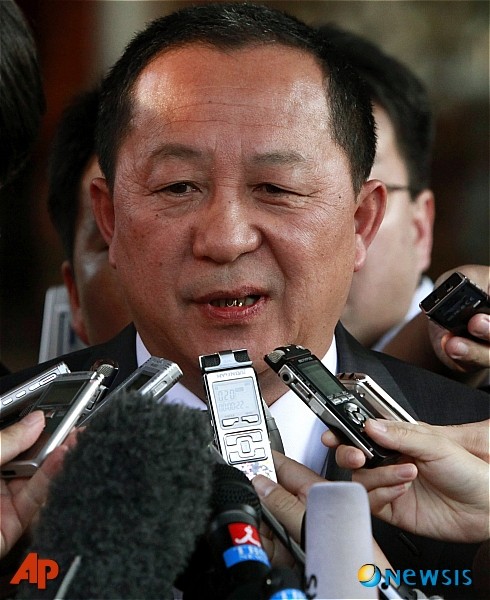 ▲ 김정은 정권에서 새로 외무상에 임명된 리용호의 과거 모습. ⓒ뉴시스-AP. 무단전재 및 재배포 금지.