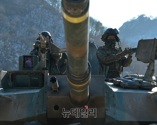 ▲ 꽃봉 훈련장에서 기동하는 K-1A1 전차.ⓒ뉴데일리 정상윤 사진기자
