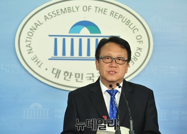 ▲ 더불어민주당 민병두 의원이 25일 "반기문 UN사무총장의 방한이 정계 태풍의 눈이 될 것 같지 않다"고 말해 그 배경이 주목된다. ⓒ뉴데일리 이종현 기자