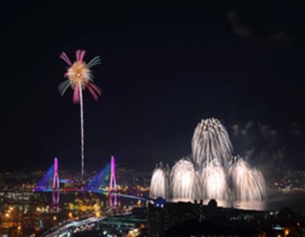 ▲ 부산항 불꽃축제 전경ⓒ부산시