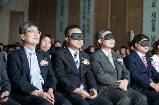 ▲ 왼쪽부터 한국농아인협회 이대섭 회장, 시청자미디어재단 이석우 이사장, 방통위 최성준 위원장, 한국시각장애인연합회 이병돈 회장.  ⓒ 뉴데일리