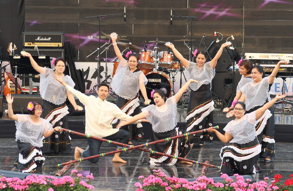 ▲ 지난해 전국다문화 경연대회에 참석한 인도네시아팀이 민속춤을 선보이고 있다.ⓒ단양군