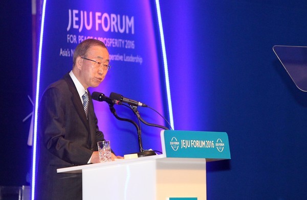 ▲ 26일 오전 제주국제컨벤션센터에서 열린 제11회 제주포럼 개회식에 참석한 반기문 유엔 사무총장이 기조연설을 하고 있다.ⓒ뉴시스 사진 DB