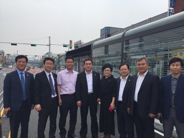 ▲ 대전시의회 예산결산특별위원회는 26일 광역BRT 현장인 오정동을 방문했다.ⓒ대전시의회