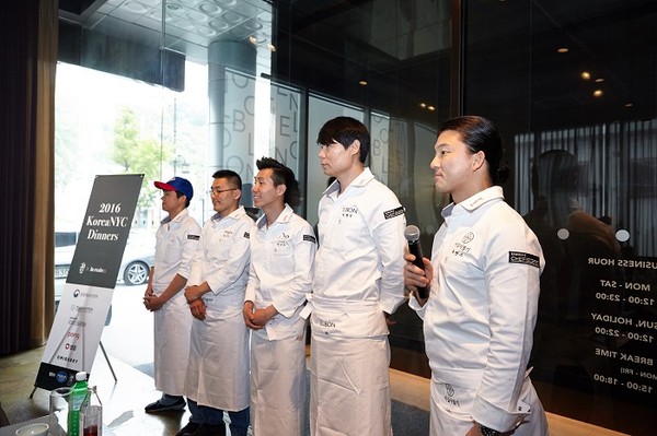 ▲ 좌측부터 임정식, 강민구, 장진모, 최현석, 유현수 셰프ⓒ코리아 엔와이씨 디너스
