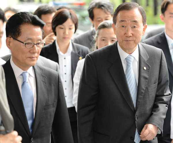 ▲ 반기문 유엔사무총장과 국민의당 박지원 원내대표. ⓒ뉴시스 사진DB