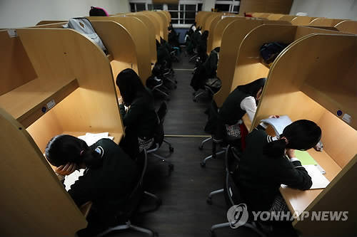 ▲ 2017학년도 대학입시에서 교대 수시 비중이 확대되면서 수험생의 지원 전략이 합격 당락을 좌우할 것으로 예상된다. ⓒ연합뉴스