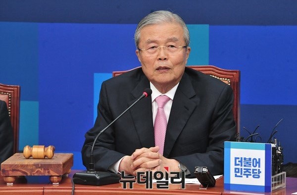 ▲ 더불어민주당 지도부가 30일 비상대책위원회 회의에서 "원 구성 협상을 빨리 마무리 짓자"고 말해 그 배경에 관심이 집중된다. ⓒ뉴데일리 이종현 기자