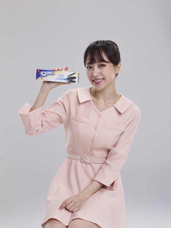 ▲ 동서식품 '오레오 씬즈' 모델 EXID 하니. ⓒ동서식품