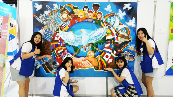 ▲ 충북 충주의 한림디자인고 학생들의 작품이 ‘제 66차 유엔 NGO 컨퍼런스’에 전시됐다.ⓒ충북도교육청