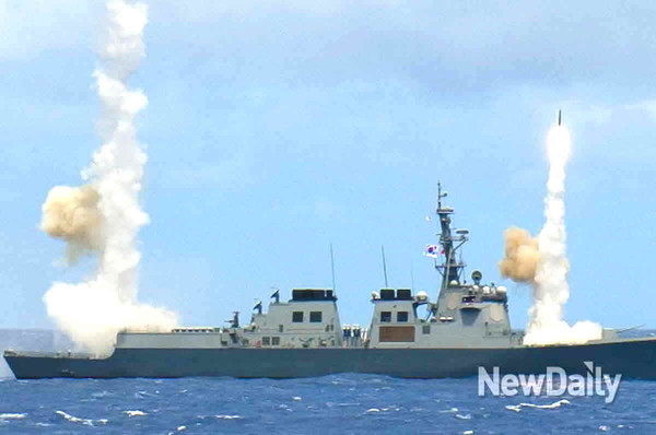 ▲ 지난 2014년 림팩훈련 당시 해군 이지스함 실사격 모습.ⓒ뉴데일리DB