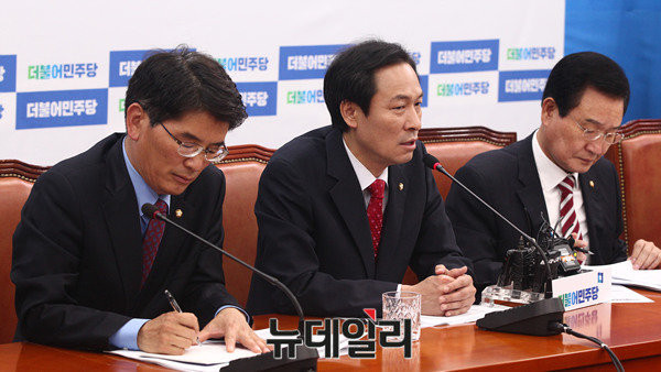 ▲ 더불어민주당 우상호 원내대표와 박완주 원내수석부대표, 변재일 정책위의장. ⓒ뉴데일리 이종현 기자