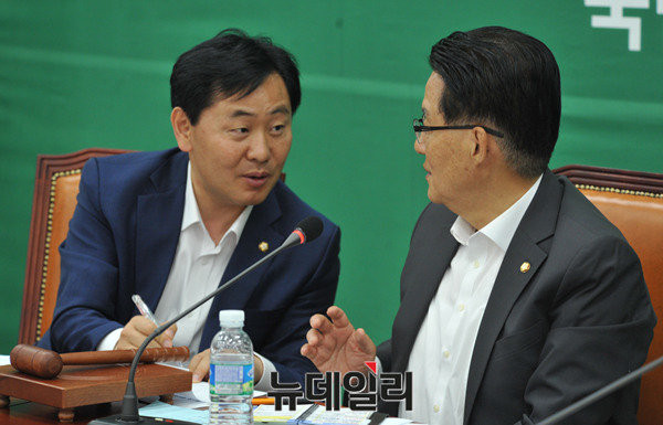 ▲ 국민의당 박지원 원내대표와 김관영 원내수석부대표. ⓒ뉴데일리 이종현 기자