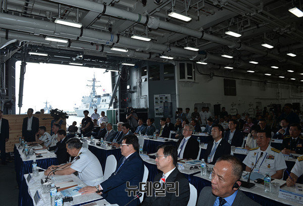 ▲ 3일 제주민군복합항에서 열린 제17회 함상토론회 모습.ⓒ뉴데일리 정상윤 사진기자