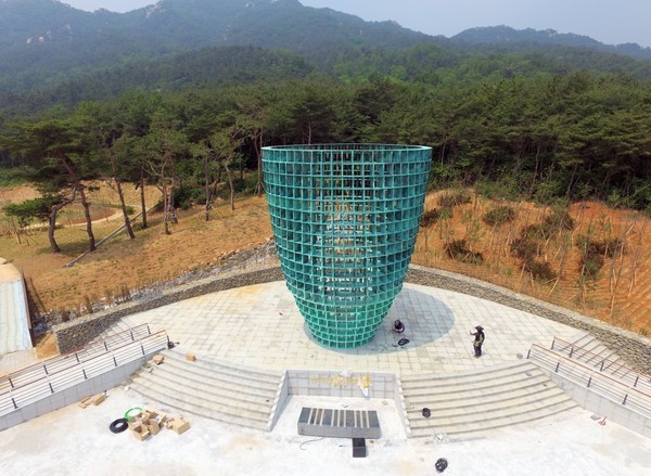 ▲ 6일 일반에게 공개된 충남 내포신도시 충남보훈공원의 충혼탑.ⓒ충남도