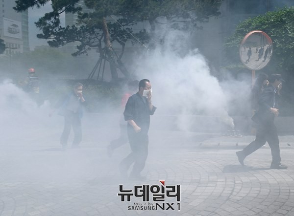 ▲ '2015년 충무훈련'에 참여한 시민들이 화재 대피 훈련을 받고 있다. ⓒ뉴데일리 DB