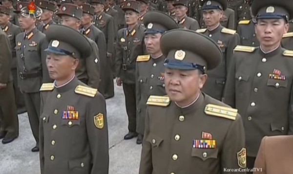 ▲ 지난 4일 북한 양강도 삼지연에서 열린 '김정일 백두산지구 혁명전적지 답사길 개척 60돌기념 중앙보고회' 진행 중, 자리에 참석한 北인민군들의 모습(기사 내용과 직접적인 관련은 없습니다).ⓒ조선중앙tv 중계영상 캡쳐.