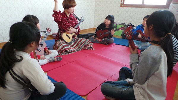 ▲ 성주군드림스타트가 찾아가는 권역별 프로그램을 운영하며 아동들의 재능을 키우는데 노력하고 있다.ⓒ성주군 제공