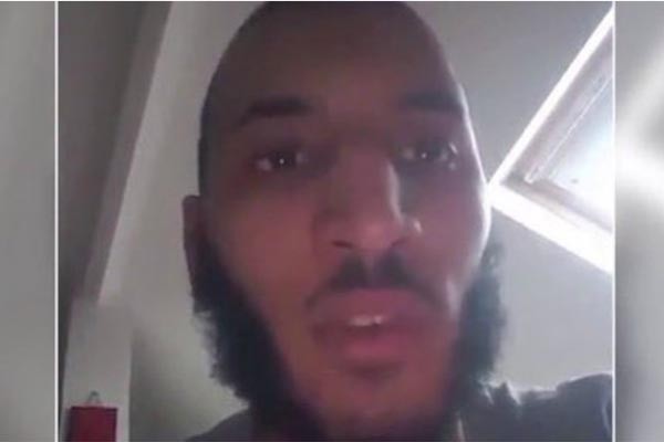 지난 13일 파리 외곽의 한 가정집에서 경찰관 부부를 살해한 '라로시 아발라'가 자신의 페이스북에 올린 동영상. 현재 영상은 삭제됐고 계정도 폐쇄됐다. ⓒ인디아닷컴 보도화면 캡쳐