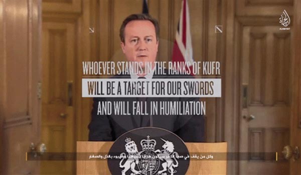 ▲ 테러조직 '대쉬(ISIS)'가 2016년 1월 24일(GMT) 온라인에 공개한 '협박 영상' 가운데 데이비드 캐머런 英총리를 지목한 장면. ⓒ테러조직 대쉬(ISIS) 공개영상 캡쳐