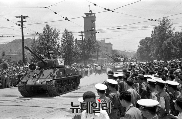 ▲ 6.25전쟁 4주년 시가행진 1954 6.25 ⓒ육군본부