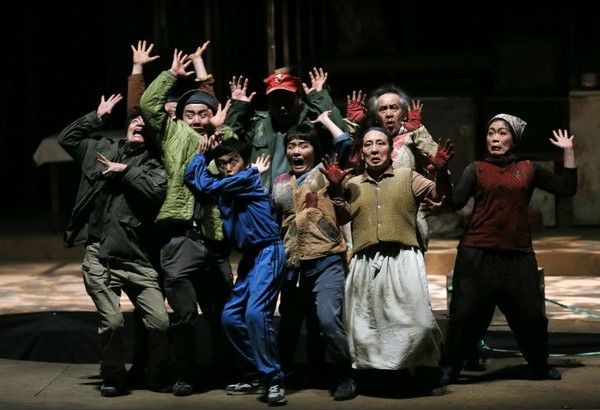 ▲ 제1회 대한민국연극제에서 대상을 수상한 대전 대표 나무시어터연극협동조합의 ‘철수의 난’ 공연장면.ⓒ대한민국연극제 집행위원회