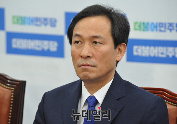 ▲ 북한이 22일 미사일을 발사했음에도, 북한에 대해 할 말은 하겠다던 더불어민주당 우상호 원내대표의 대북 비판이 없다는 지적이 나온다. ⓒ뉴데일리 이종현 기자