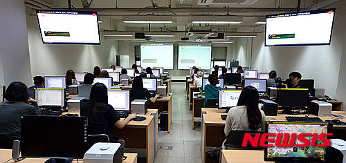 ▲ 전국 20개 사이버대가 '2016학년도 2학기 신·편입생 모집'을 진행 중인 가운데 교육 프로그램, 온·오프라인 시스템, 학과 다양화 등이 눈길을 끌고 있다. ⓒ뉴시스