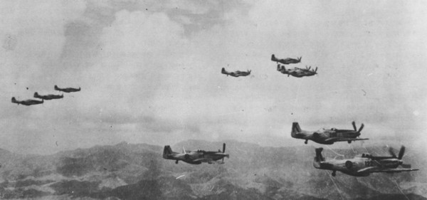 ▲ 6·25 전쟁 당시 조국하늘을 수호하기 위해 출격하는 F-51D 전투기 편대.ⓒ공군