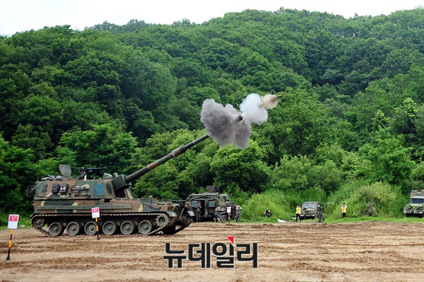 ▲ 강원도 철원에서 2포병여단K-9자주포가 사격훈련을 실시중에 있다.ⓒ육군