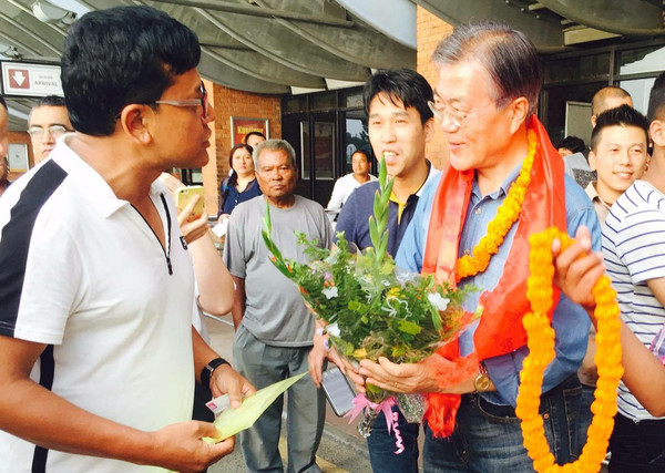 ▲ 네팔 히말라야로 떠난 더불어민주당 문재인 전 대표의 차기 대선주자 지지도가 2주째 하락, 4주만에 다시 최저점을 찍었다. ⓒ뉴시스 사진DB