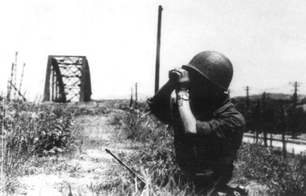 ▲ 영등포 일대에서 정찰 중인 국군 장병의 모습.ⓒ국방홍보원