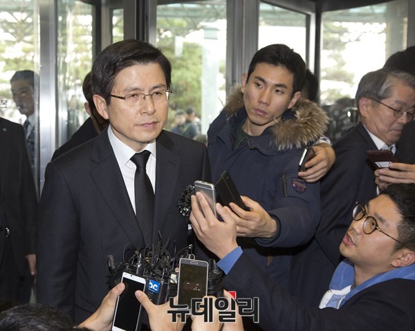 ▲ 4일 국회에서 열린 대정부질문에 참석한 황교안 국무총리가 