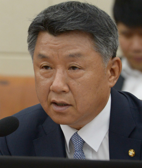 ▲ 배우자의 호텔 투숙비를 대납받았다는 의혹을 받고 있는 새누리당 장석춘 의원. ⓒ뉴시스 사진DB